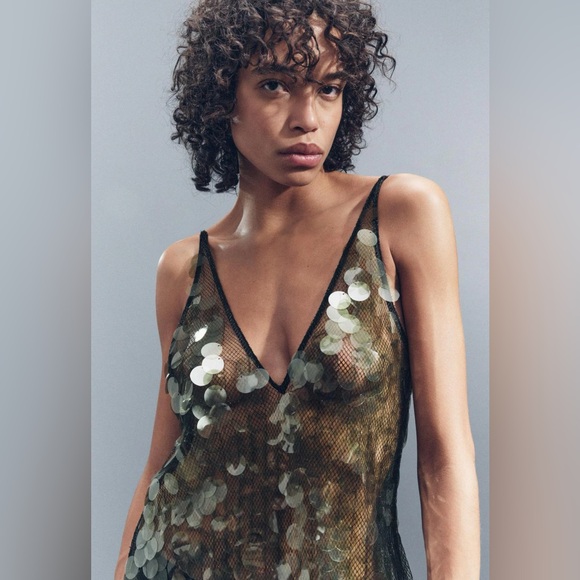 Zara Dresses & Skirts - ZARA Disc sequin dress size M